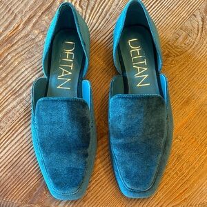 Deltan Women’s velvet loafers